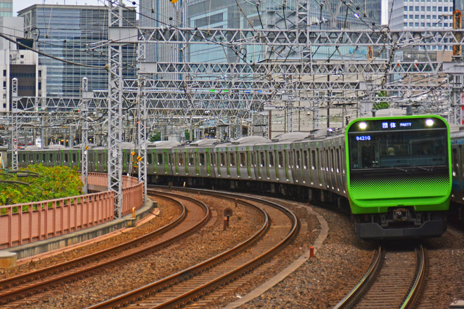 【JR東】E235系トウ01編成「夢さん橋号」運転を有楽町駅で撮影した写真