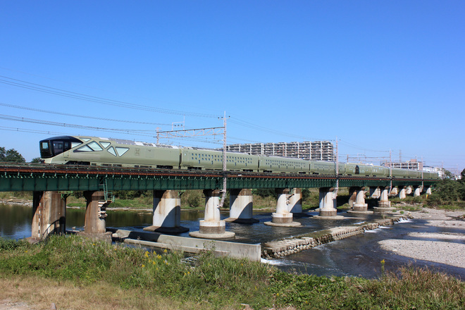 【JR東】E001形「四季島」中央本線試運転を立川～日野間で撮影した写真