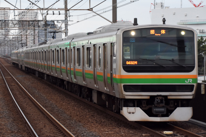 【JR東】E231系小山車 団体臨時列車で京葉線へを市川塩浜駅で撮影した写真
