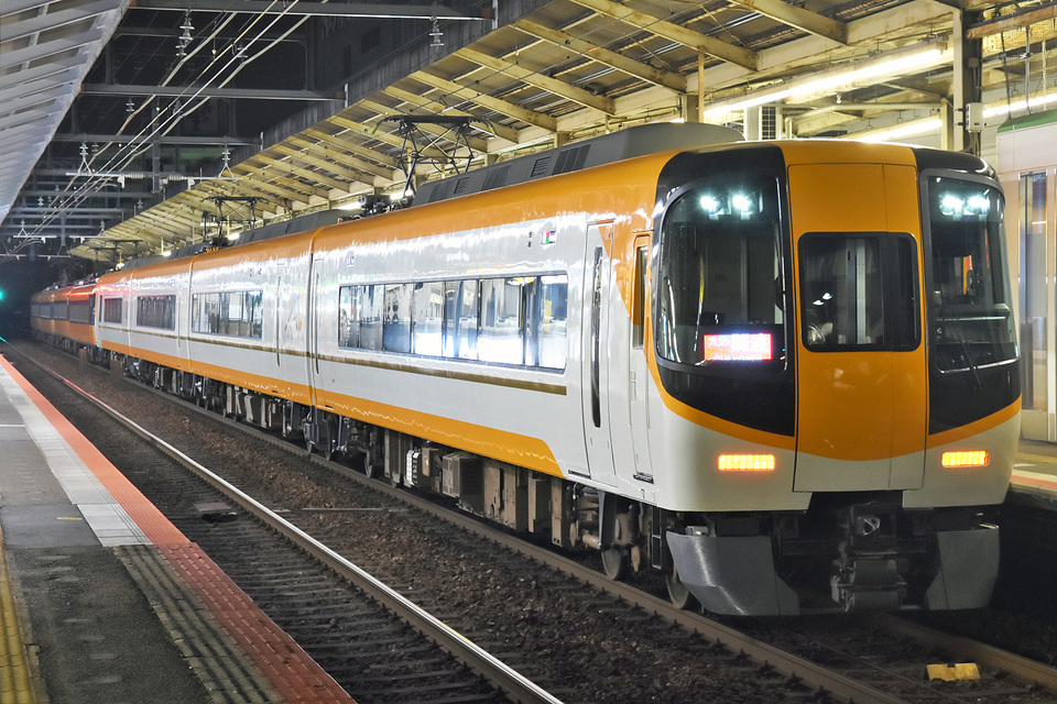 【近鉄】22000系AL11リニューアル工事を終え営業復帰の拡大写真
