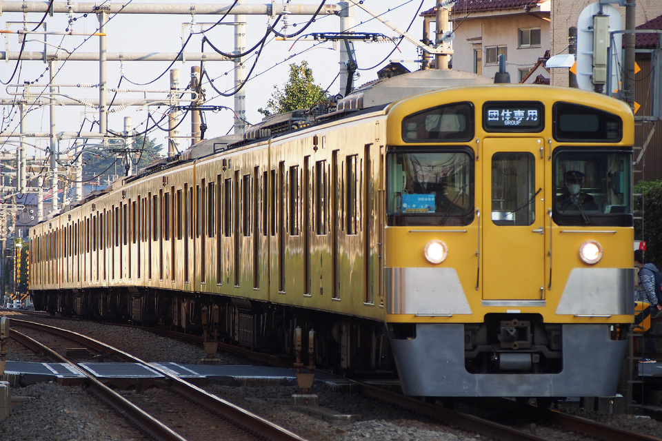 【西武】新2000系2083F使用の「西武線 同窓会電車」の拡大写真