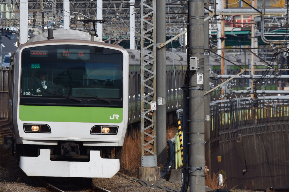 【JR東】山手線E231系トウ530編成団体列車の拡大写真