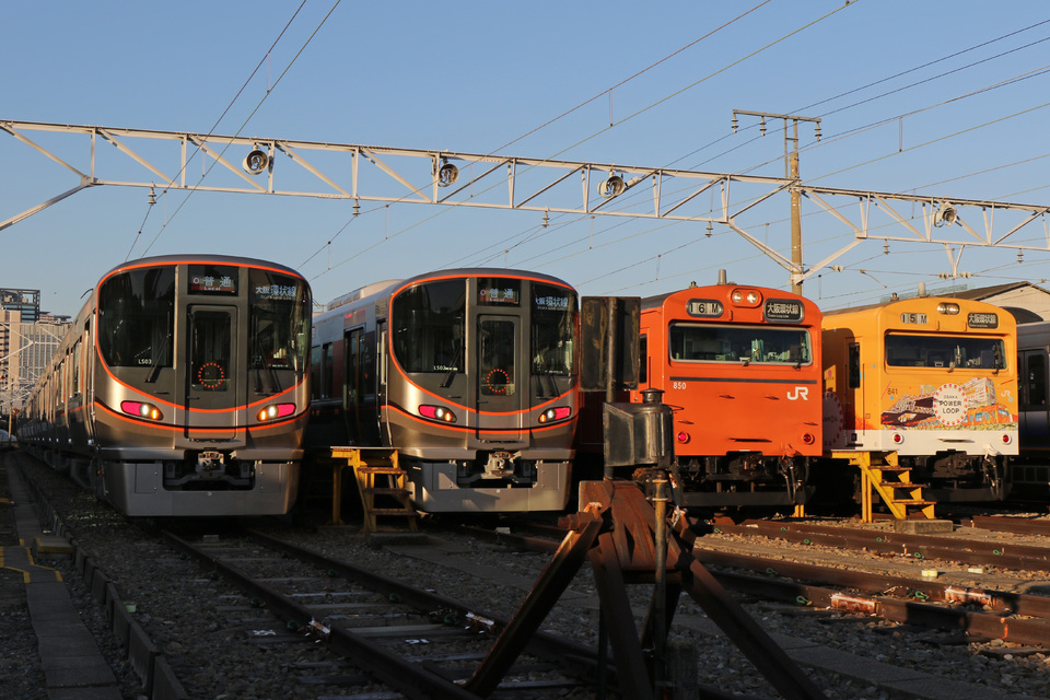 【JR西】大阪環状線新型車両323系一般公開の拡大写真
