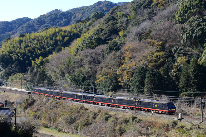 【伊豆急】2100系『黒船電車』 ロイヤルボックスを組込み普通列車に充当を稲梓～河津間で撮影した写真