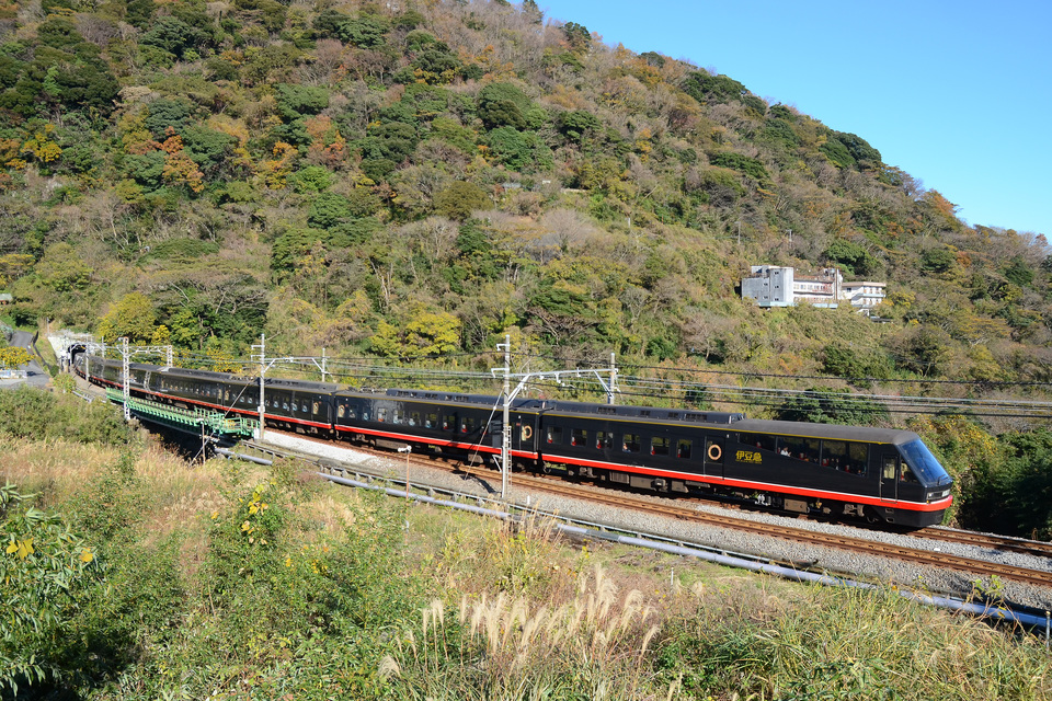 【伊豆急】2100系『黒船電車』 ロイヤルボックスを組込み普通列車に充当の拡大写真