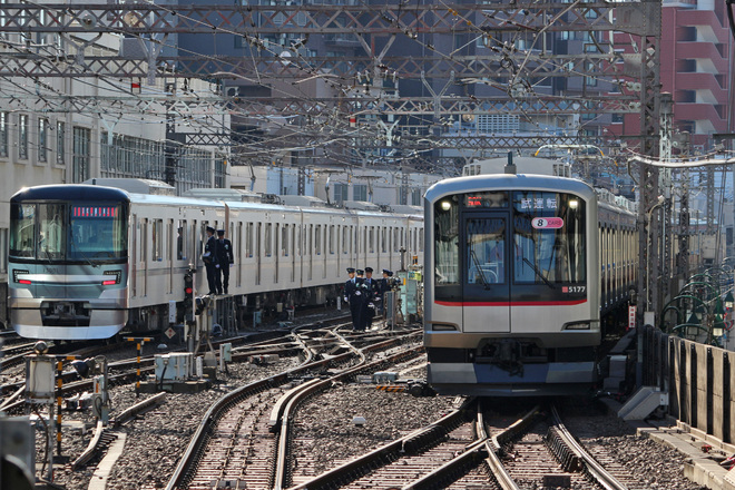 【東急】5050系5177編成試運転を中目黒駅で撮影した写真