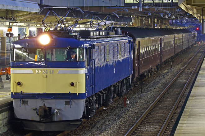 【JR東】旧型客車で行く横川忘年列車の旅号運転を本庄駅で撮影した写真