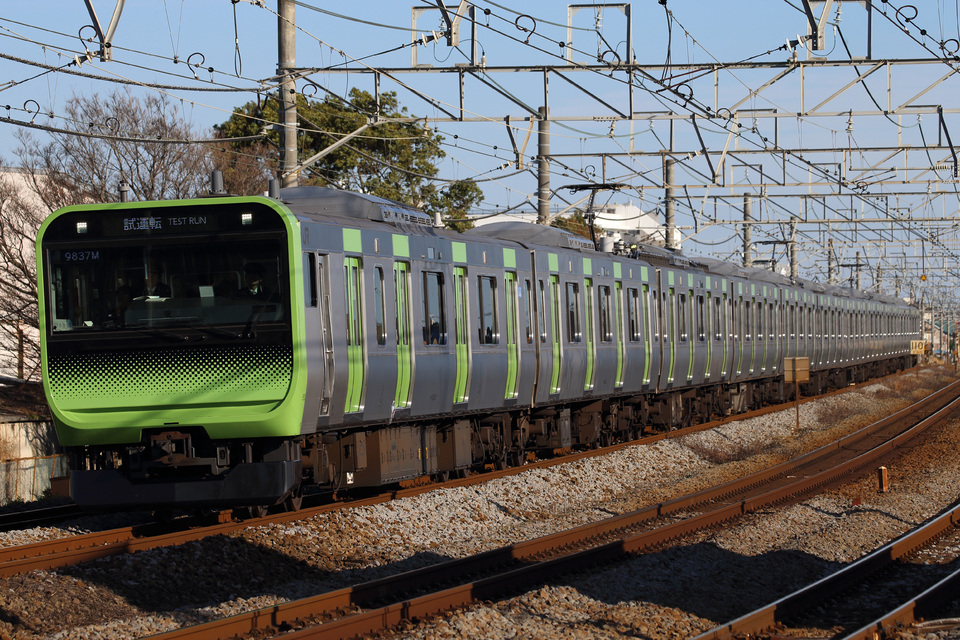 【JR東】E235系トウ01編成東海道貨物線試運転の拡大写真