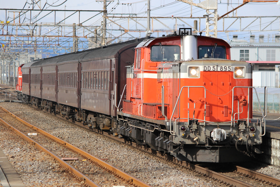 【JR東】DD51+旧型客車5両 八高線ハンドル訓練実施の拡大写真
