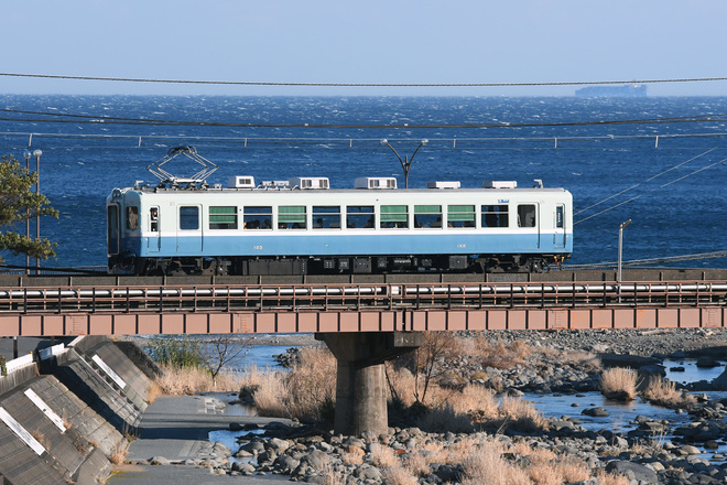 【伊豆急】100系 貸切列車運転を伊豆熱川～片瀬白田間で撮影した写真