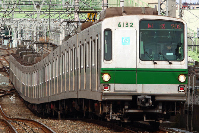 【メトロ】6000系 6132F新木場へ回送を北綾瀬駅で撮影した写真