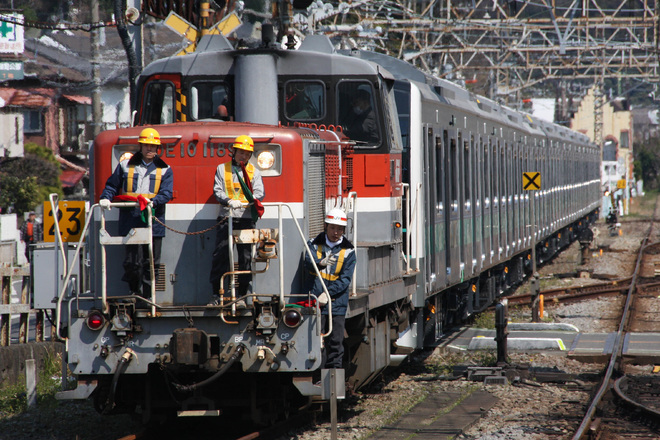 【JR東】E233系2000番台マト19編成 J-TREC出場を逗子駅で撮影した写真