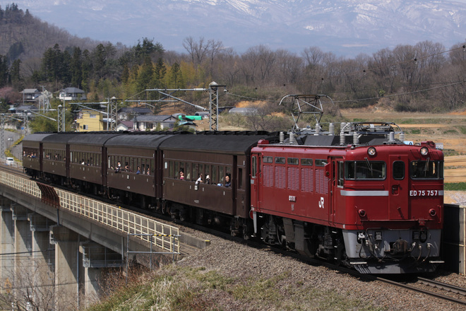 【JR東】快速「レトロ花めぐり号」運転を金谷川～松川間で撮影した写真