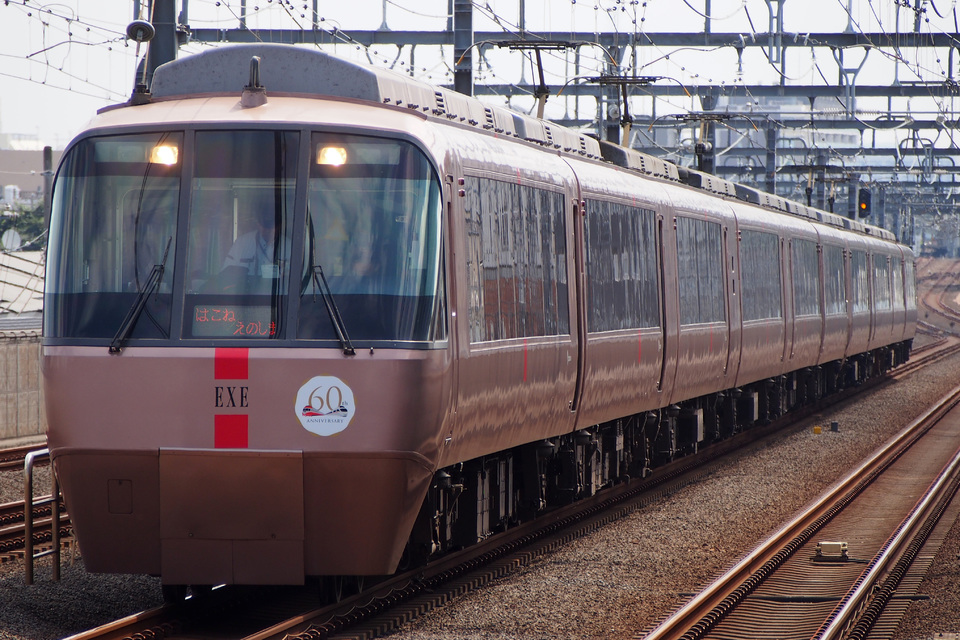 2nd-train 【小田急】ロマンスカー各形式にSE就役60周年ロゴマーク掲出の写真 TopicPhotoID:21755