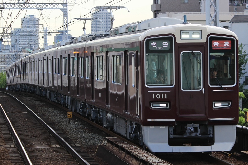 【阪急】1000系 1011F神戸線にて営業運転開始の拡大写真