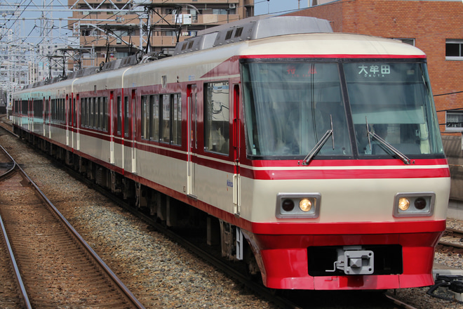 【西鉄】8000形8051編成原色にて営業運転復帰を大橋駅で撮影した写真