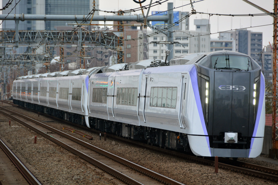 【JR東】E353系S104+S204編成利用 団体列車の拡大写真