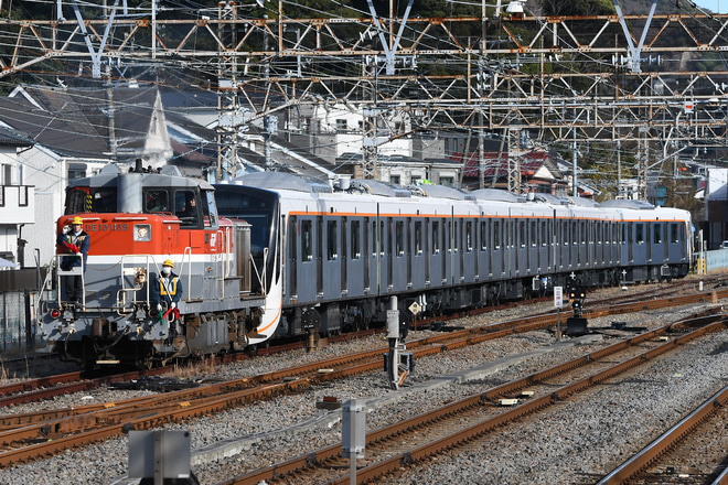 【東急】6020系6121F 甲種輸送を逗子駅で撮影した写真