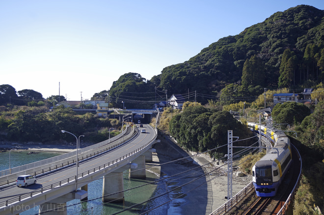 【JR東】特急「外房初日の出号」運転を江見～太海間で撮影した写真
