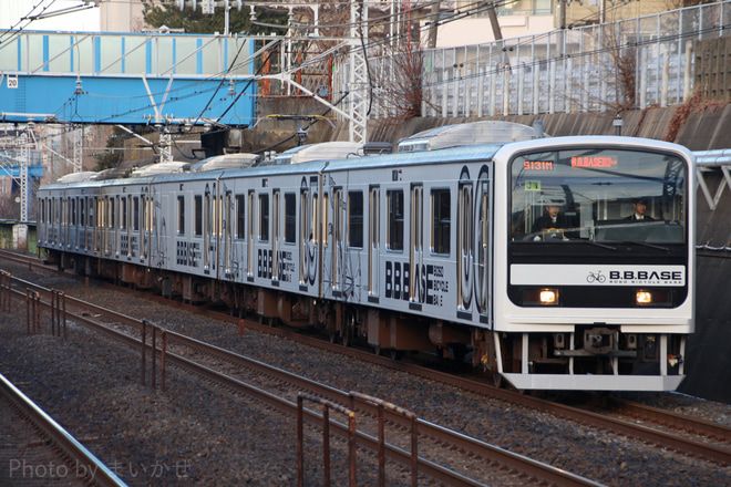 【JR東】209系マリJ1編成「B.B.BASE」運行開始を東船橋駅で撮影した写真