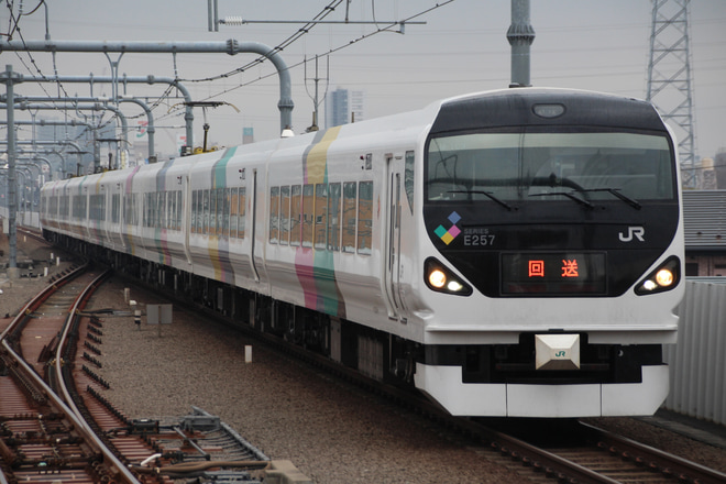 【JR東】E257系モトM-109編成 田町センター疎開返却を東小金井駅で撮影した写真
