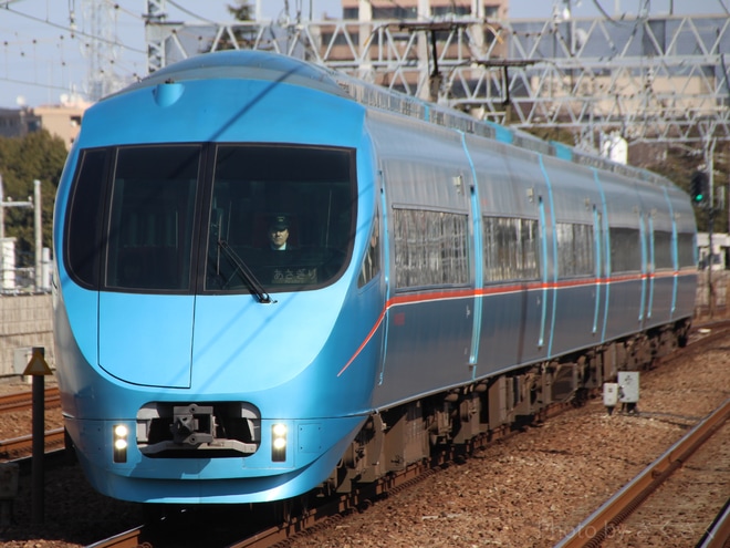 【小田急】特急「あさぎり」が「ふじさん」に列車名変更を和泉多摩川駅で撮影した写真