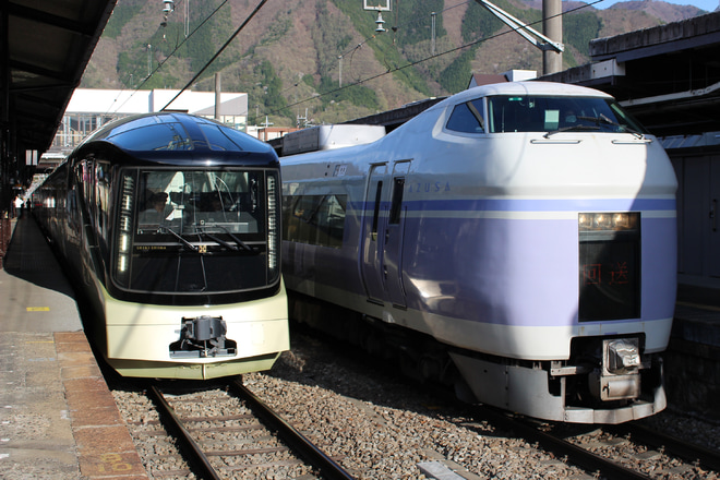 【JR東】「ありがとうE351系 松本～新宿ラストランの旅」運転を塩山駅で撮影した写真