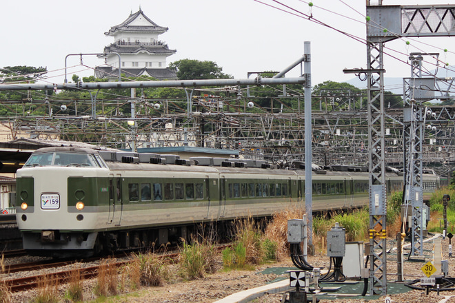 【JR東】「横浜セントラルタウンフェスティバルY159」記念列車運転を小田原駅で撮影した写真