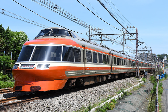 【小田急】7000形7004F(LSE)特別団体専用列車運転を玉川学園前～町田間で撮影した写真