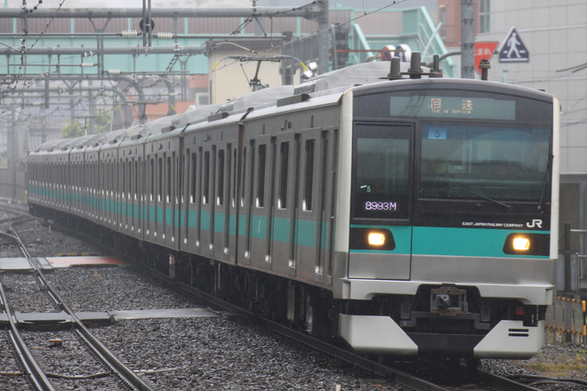 【JR東】E233系マト5編成東京総合車両センター出場を北千住駅で撮影した写真