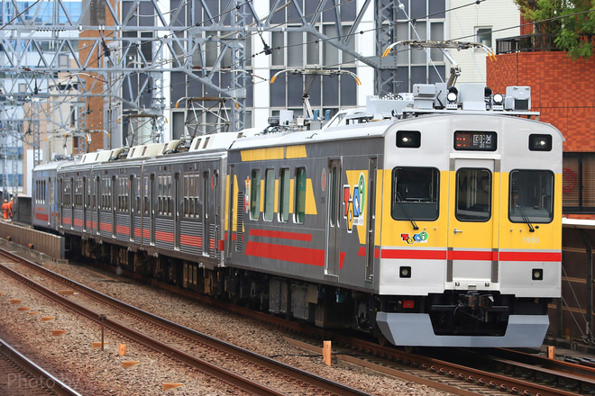【東急】7700系7914F廃車回送を溝の口駅で撮影した写真