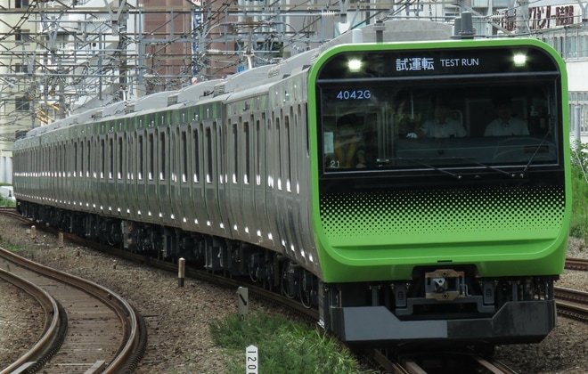 【JR東】E235系トウ21編成 性能確認試運転を恵比寿駅で撮影した写真