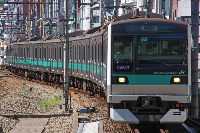 【JR東】E233系マト7編成 東京総合車両センター入場を恵比寿駅で撮影した写真