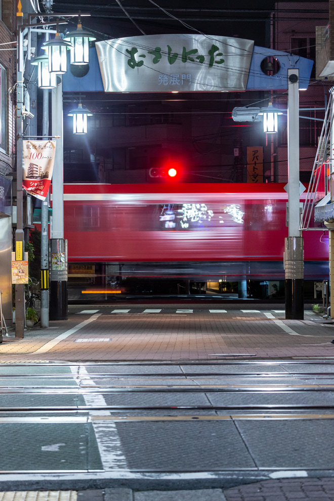 【メトロ】丸ノ内線新型車両2000系2101F陸送を武蔵新田付近で撮影した写真