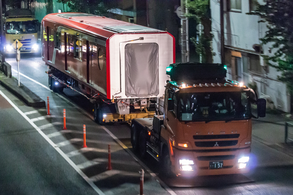 【メトロ】丸ノ内線新型車両2000系2101F陸送の拡大写真