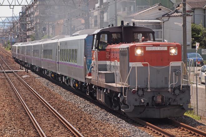 【JR北】キハ261系甲種輸送を甲南山手駅で撮影した写真