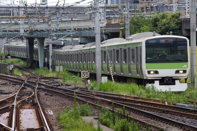  【JR東】E231系トウ530編成東京総合車両センター入場 を大崎駅で撮影した写真