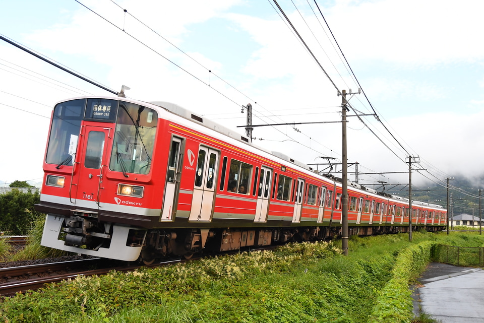 【小田急】1000形1061F(ベルニナ塗装)使用 団体専用列車の拡大写真