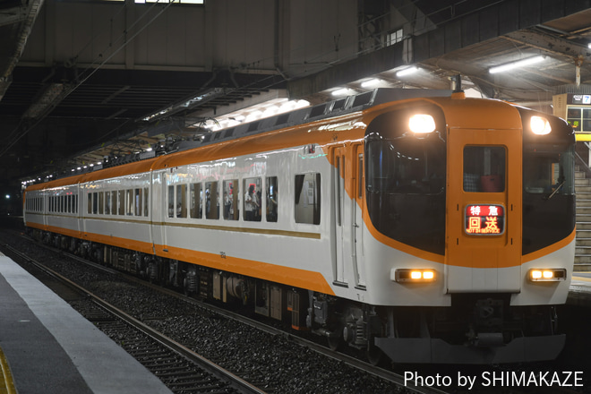 【近鉄】12400系NN02新塗装化され出場回送し12400系旧塗装消滅を松阪駅で撮影した写真