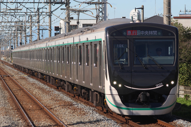 【東急】2020系が東武線での営業運転開始を姫宮駅で撮影した写真
