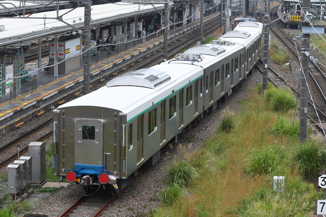 【東急】2020系2126F+6020系(L/Cカー)甲種輸送を長津田駅で撮影した写真