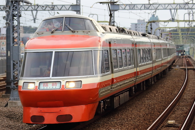 【小田急】「特急ロマンスカー・LSE(7000形)さよならツアー」運転を和泉多摩川駅で撮影した写真