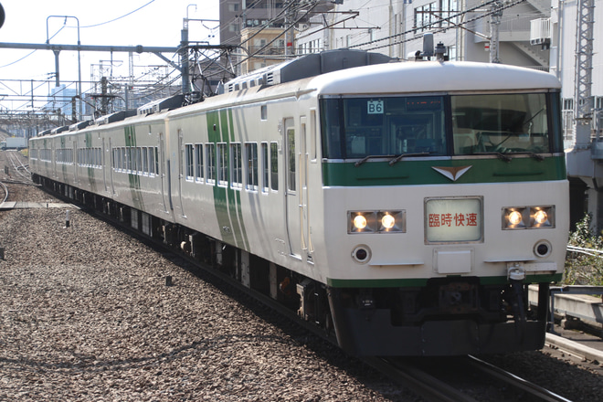 【JR東】臨時快速「川越まつり号」運転を武蔵小杉駅で撮影した写真