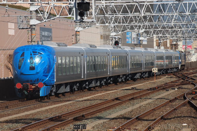 【西武】西武新型特急甲種輸送を浜松駅で撮影した写真