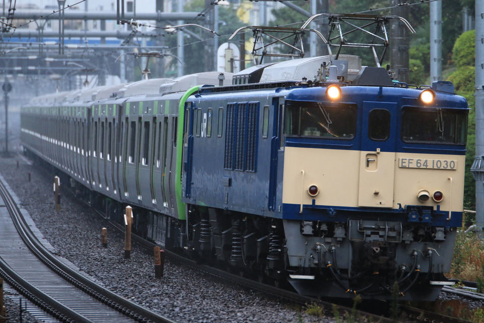 【JR東】E235系トウ27編成 配給輸送の拡大写真