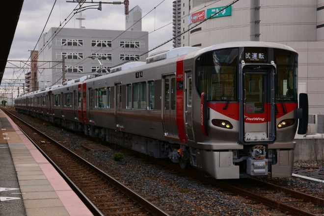 【JR西】227系 近畿車輛出場試運転を西宮駅で撮影した写真