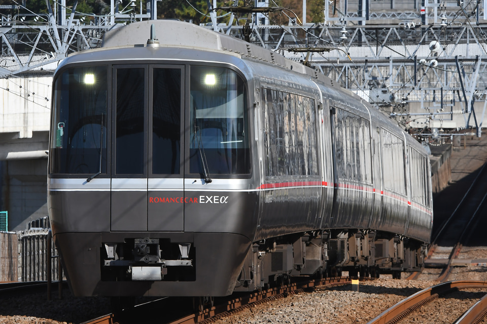 【小田急】30000形30052F(EXEα)特別団体専用列車運転の拡大写真
