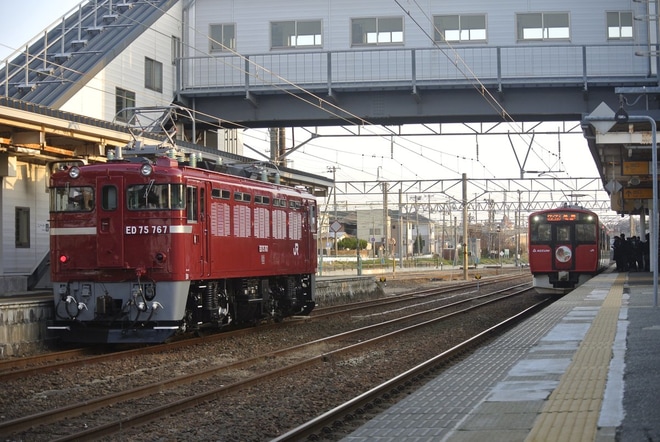 【JR東】ED75-767秋田総合車両センター出場を土崎駅で撮影した写真