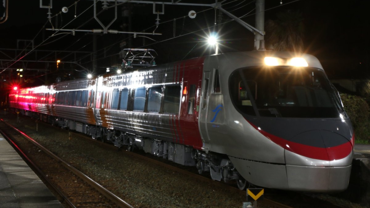 JR四】8000系L1編成多度津工場出場回送 |2nd-train鉄道ニュース