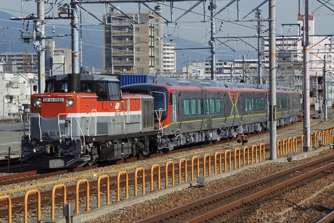 【JR四】新型土讃線特急車両2700系甲種輸送を鷹取駅で撮影した写真